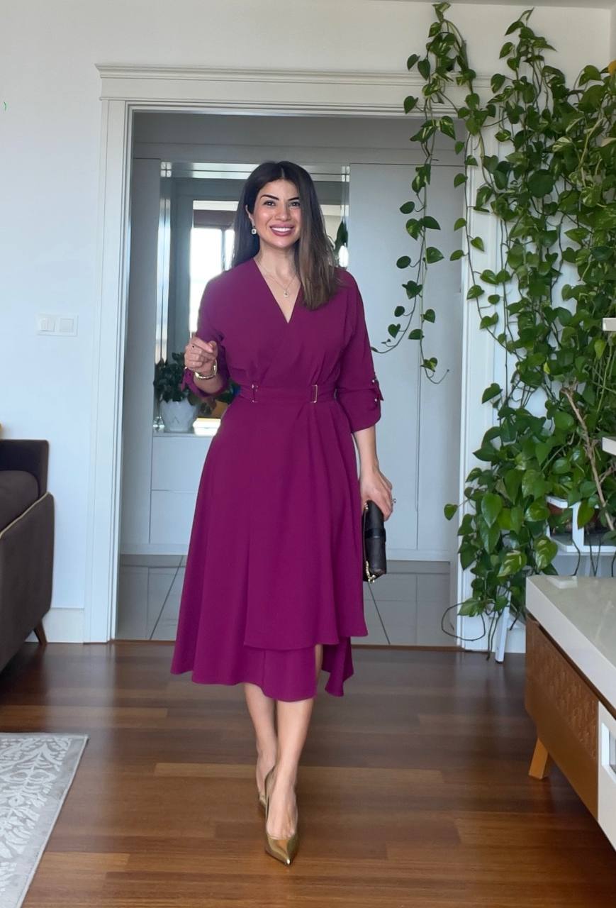 KUŞAKLI MİDİ ELBİSE - MÜRDÜM