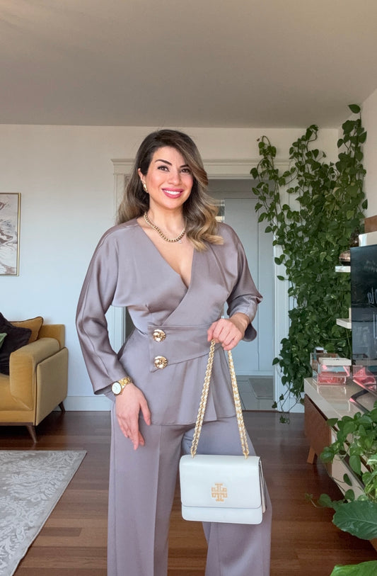 KRUVAZE YAKA ZARİF PEPLUM TAKIM – VİZON