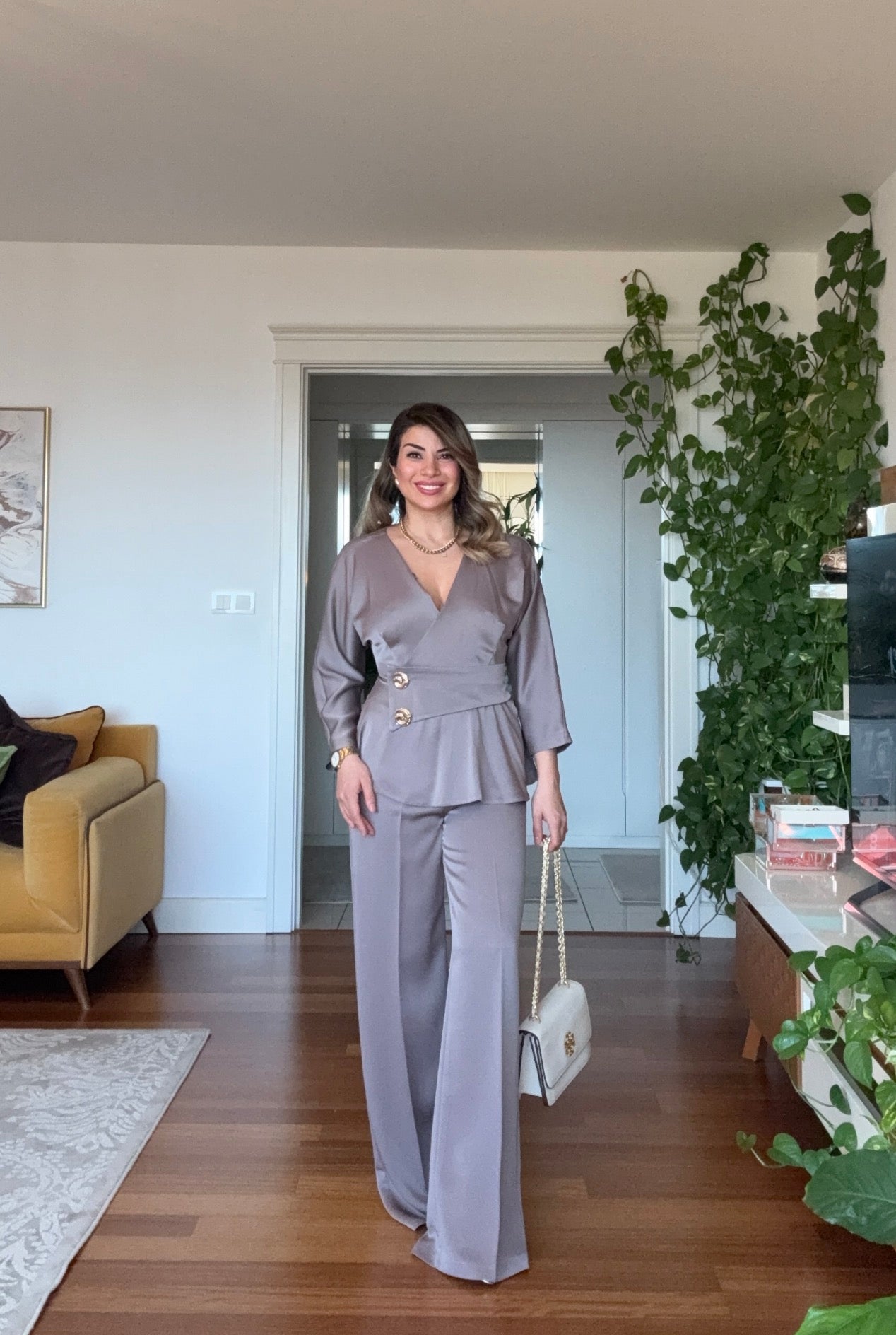 KRUVAZE YAKA ZARİF PEPLUM TAKIM – VİZON