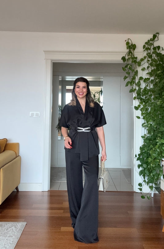 KRUVAZE BAĞLAMA DETAYLI SATEN İKİLİ TAKIM - SİYAH