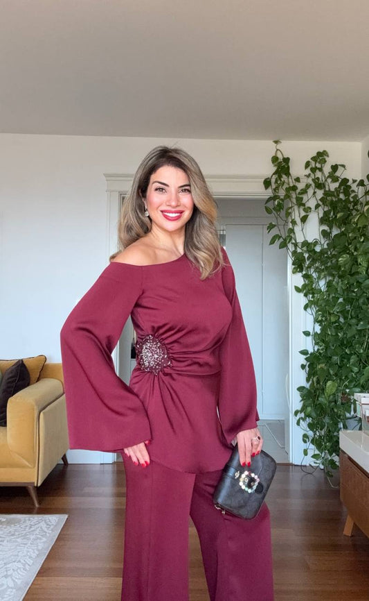 ASİMETRİK TEK OMUZ TAŞ İŞLEMELİ TAKIM – BORDO