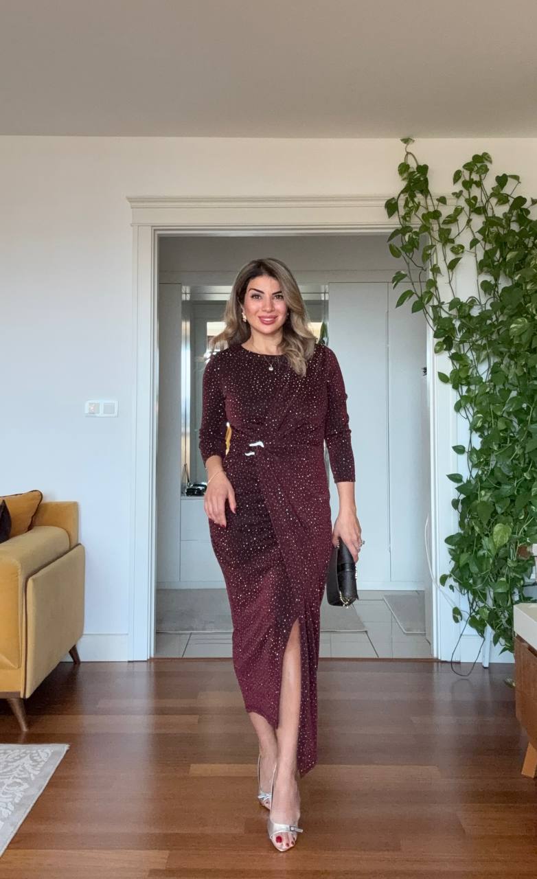 SİMLİ BEL BAĞLAMALI ŞIK MİDİ ELBİSE – MÜRDÜM