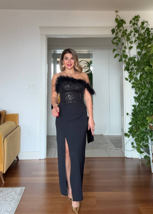 TÜYLÜ PAYETLİ STRAPLEZ YIRTMAÇ DETAYLI ABİYE ELBİSE – SİYAH