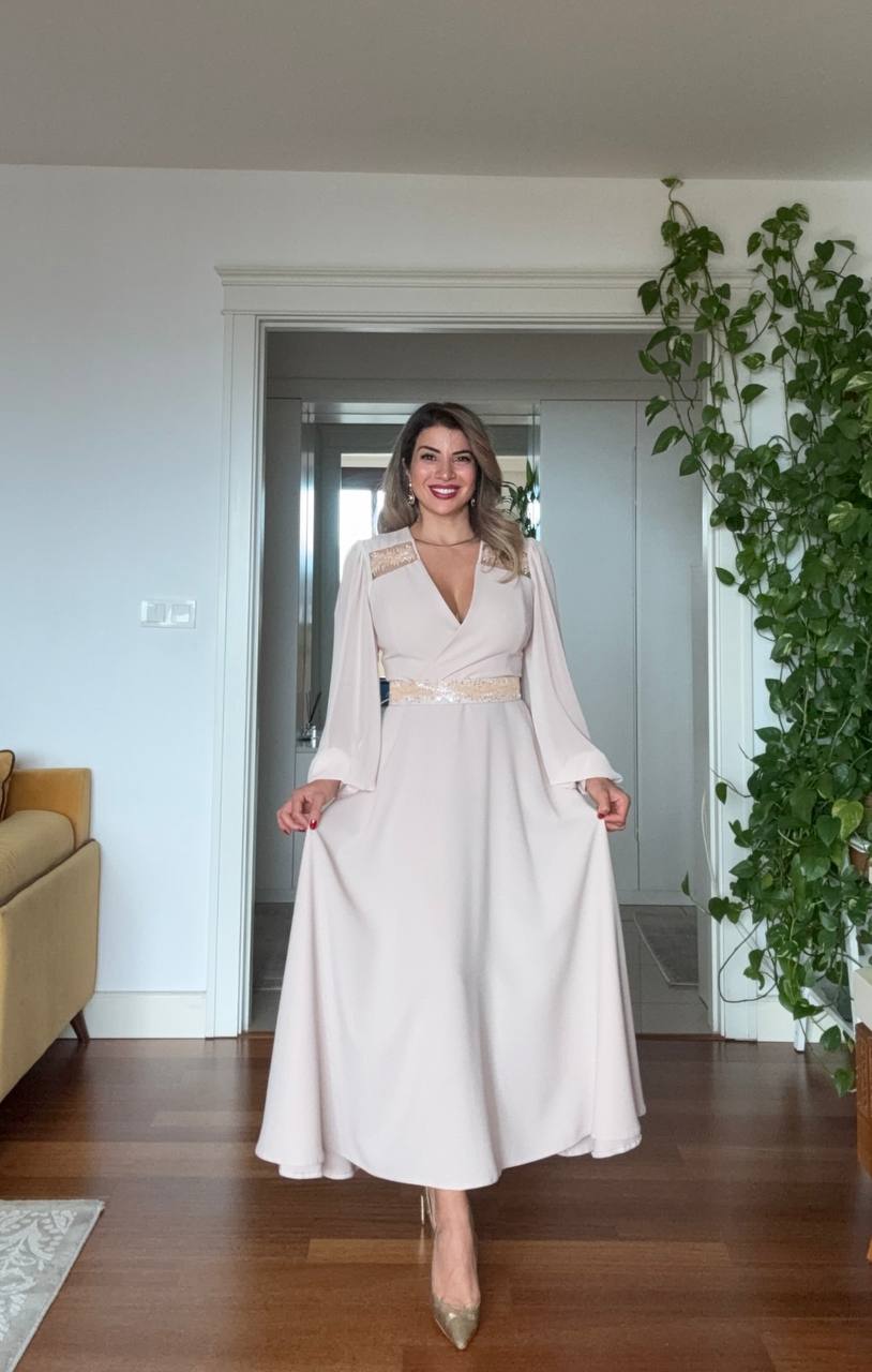 İŞLEME DETAYLI ŞİFON KOL MİDİ ELBİSE – BEJ