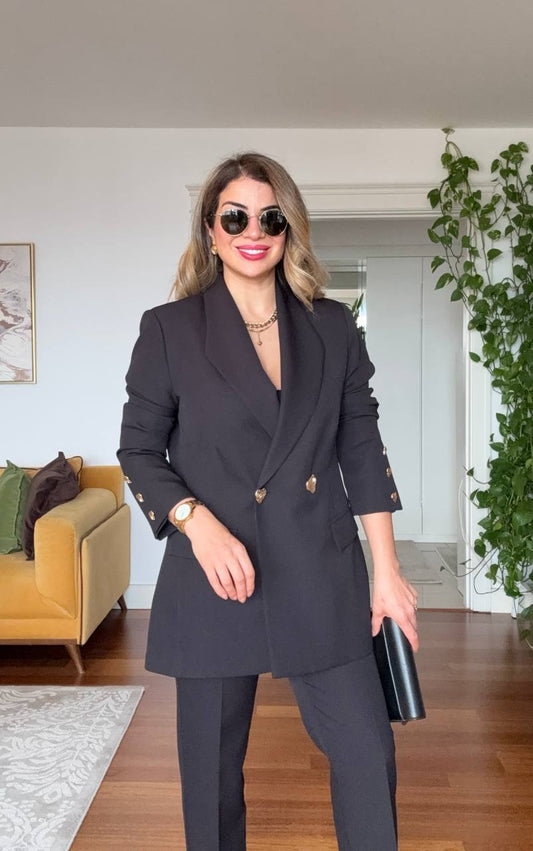 GOLD DÜĞME DETAYLI OVERSIZE TAKIM – SİYAH