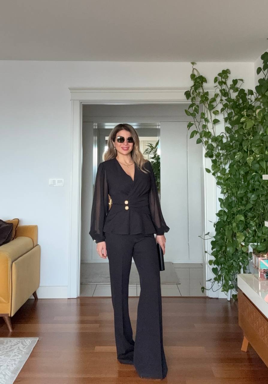 KOLU ŞİFON DETAYLI GOLD DÜĞMELİ ŞIK TAKIM – SİYAH