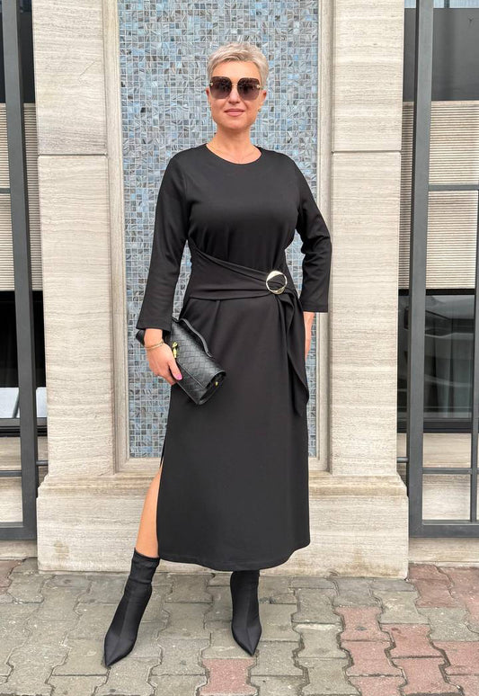 HALKA KEMER DETAYLI BASIC ŞIK MİDİ ELBİSE – SİYAH (Büyük Beden)