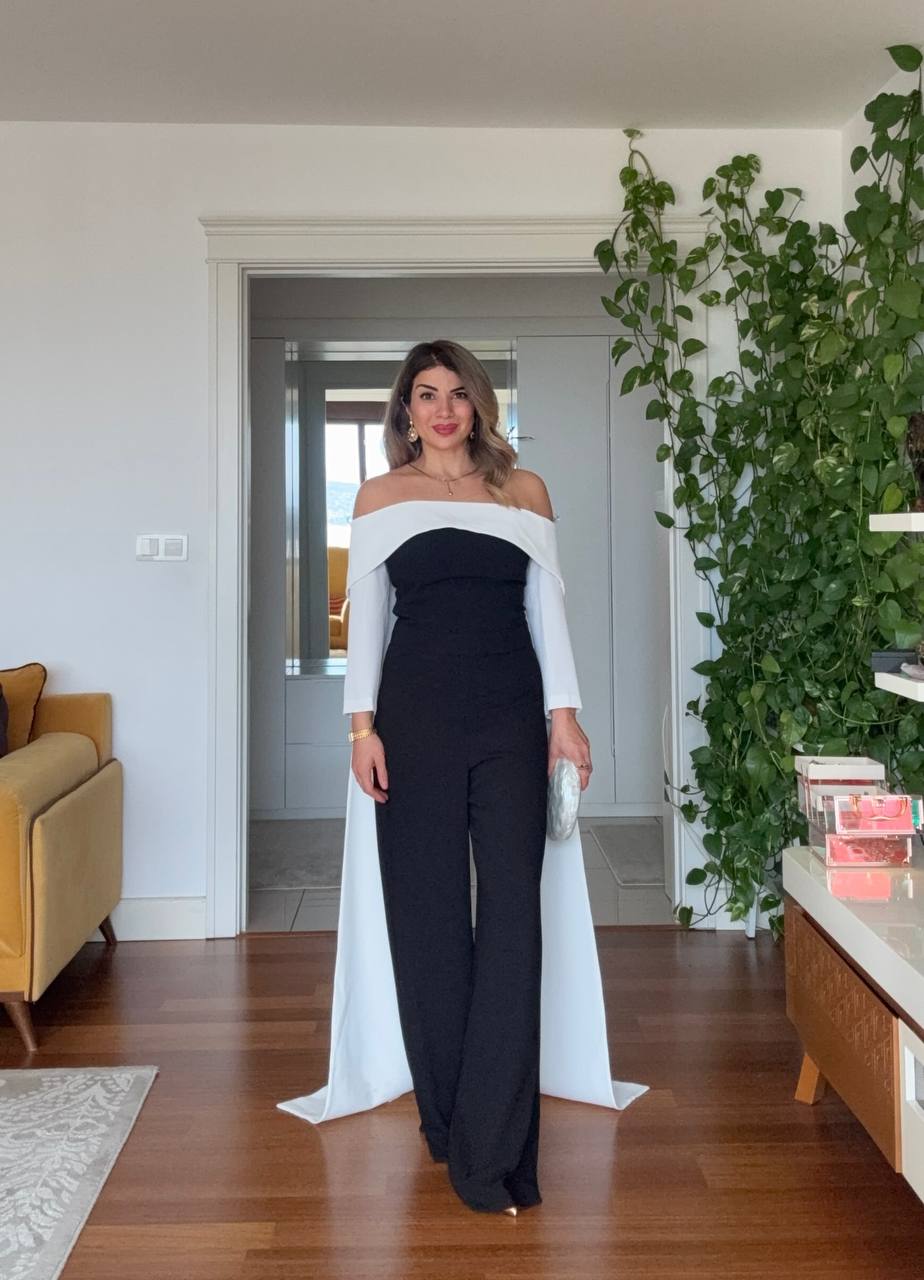 OMUZ AÇIKLIKLI KAPÜŞON DETAYLI ELEGAN SİYAH TULUM – SİYAH / BEYAZ