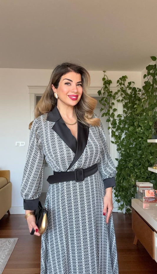 KEMER DETAYLI DESENLİ MAXİ ELBİSE – SİYAH & BEYAZ