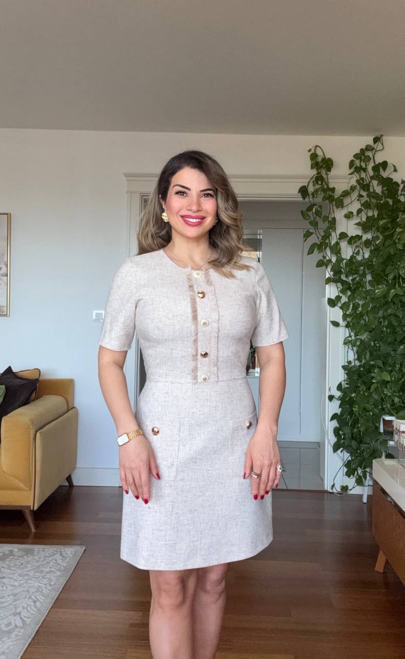 GOLD DÜĞME DETAYLI KETEN DOKULU MİNİ ELBİSE – BEJ