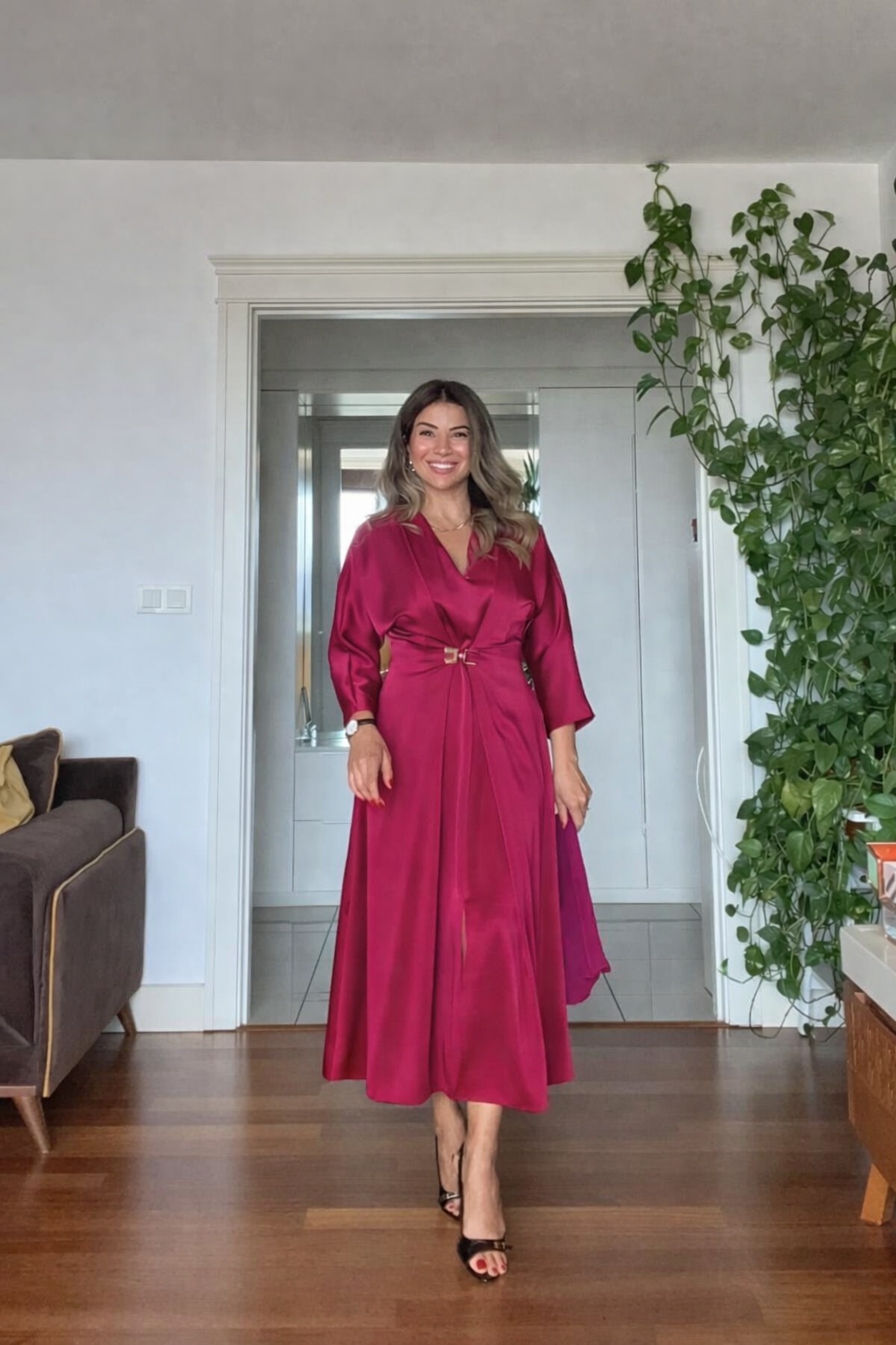GOLD TOKA DETAYLI MİDİ ELBİSE - BORDO