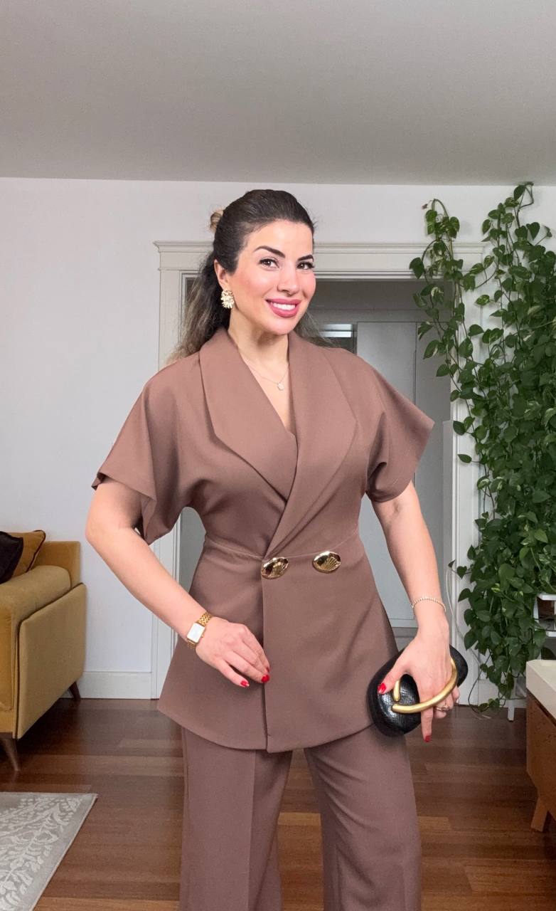 GOLD DÜĞME DETAYLI KRUVAZE CEKET PANTOLON TAKIM – MOKA KAHVE