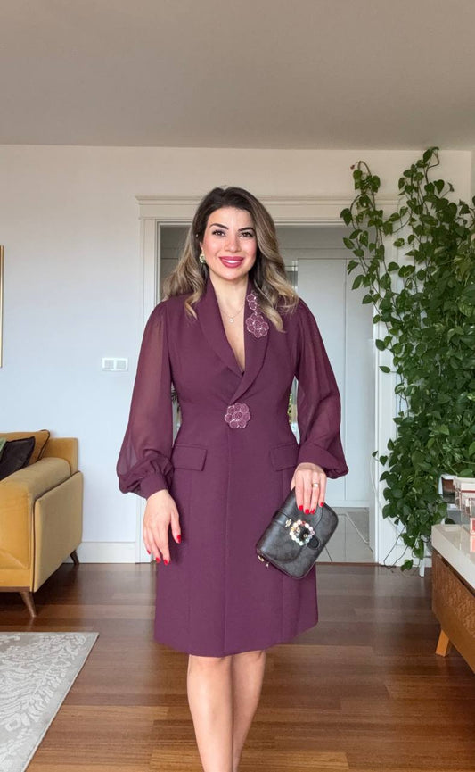 ÇİÇEK APLİKELİ ŞİFON KOL BLAZER ELBİSE – MÜRDÜM