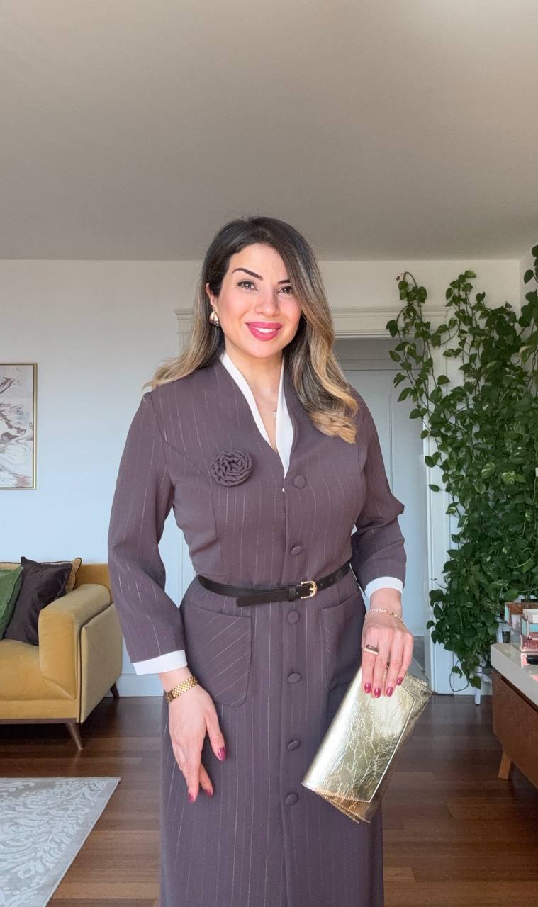KONTRAST GARNİLİ KEMERLİ MİDİ ELBİSE - KAHVE