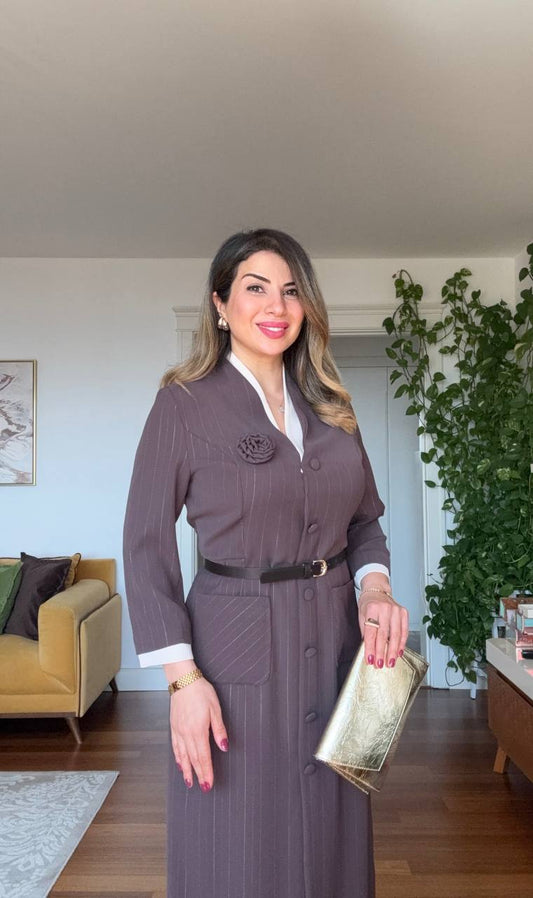 KONTRAST GARNİLİ KEMERLİ MİDİ ELBİSE - KAHVE