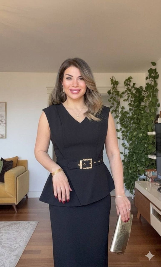 BÜYÜK TOKALI KEMER DETAYLI PEPLUM ELBİSE - SİYAH