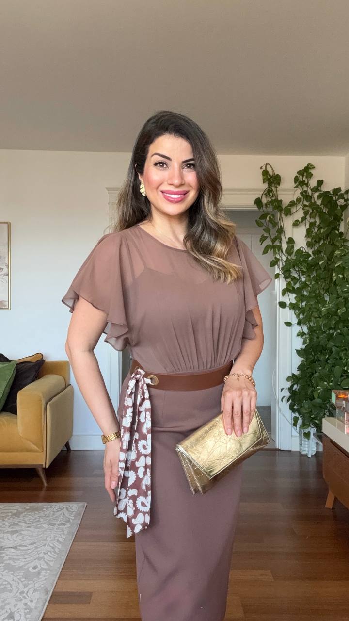 ŞİFON DETAYLI KEMER AKSESUARLI MİDİ ELBİSE - KAHVERENGİ