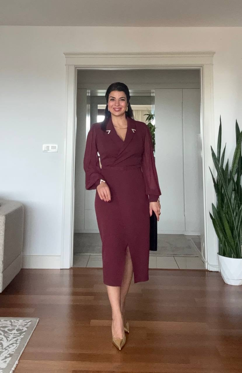 TAŞ DETAYLI CEKET YAKA KEMERLİ MİDİ ELBİSE - MÜRDÜM