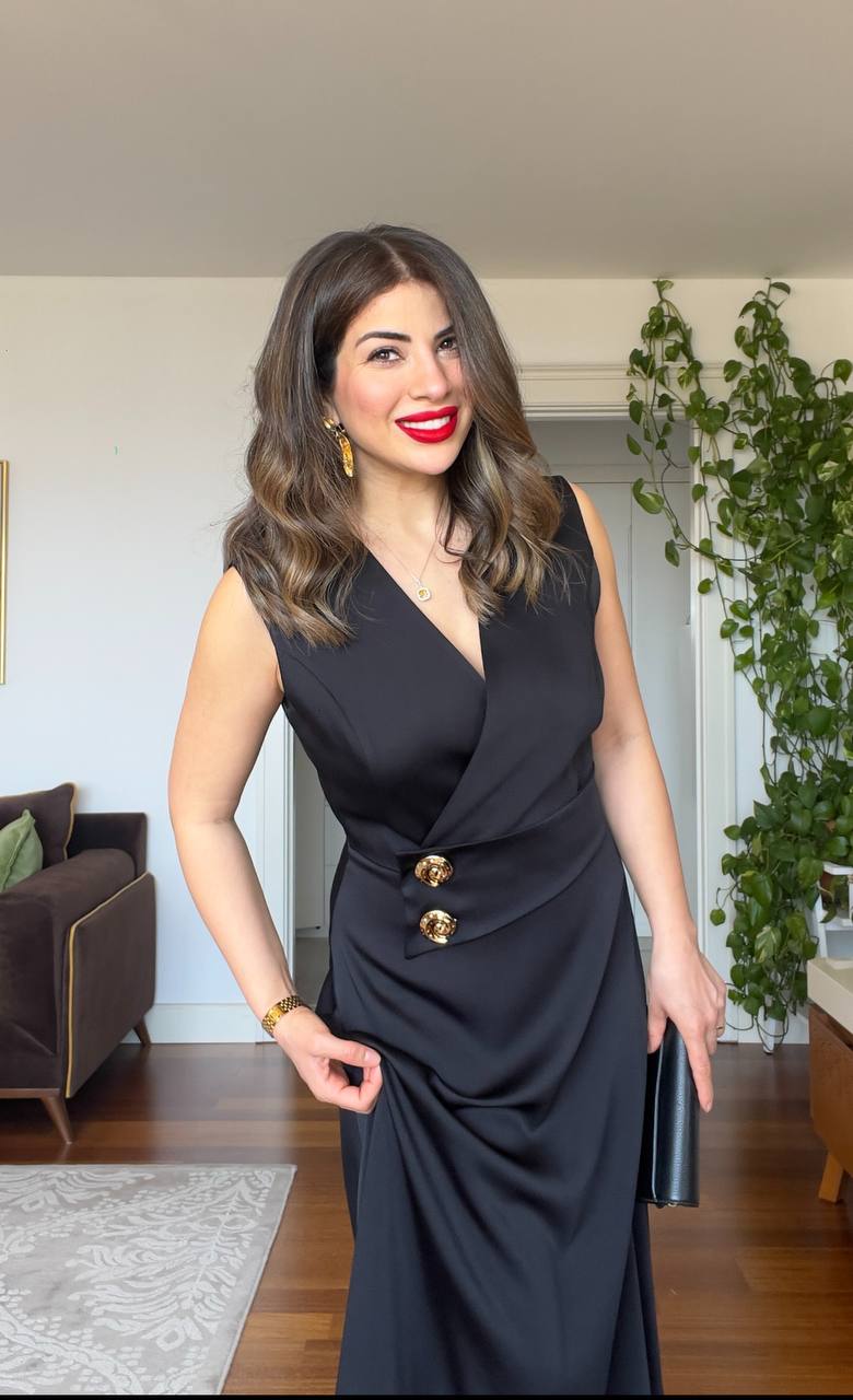 GOLD DÜĞME DETAYLI ELBİSE - SİYAH
