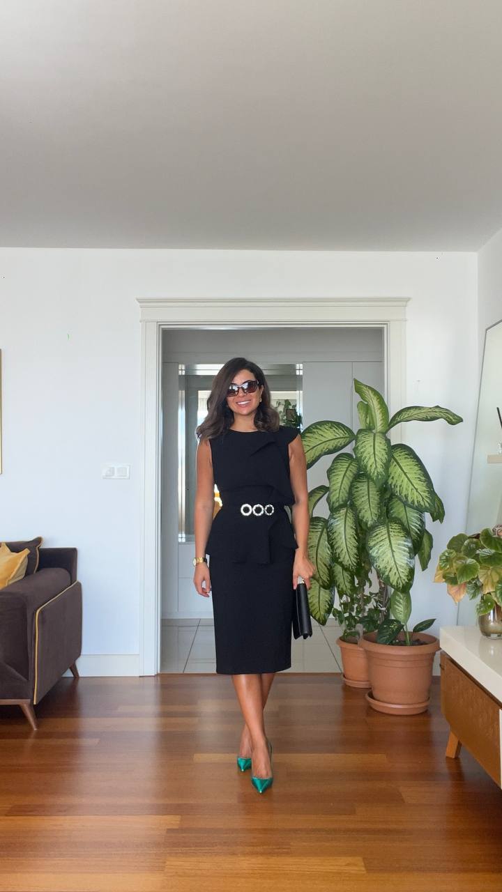 İNCİ TOKA DETAYLI PEPLUM MİDİ ELBİSE - SİYAH