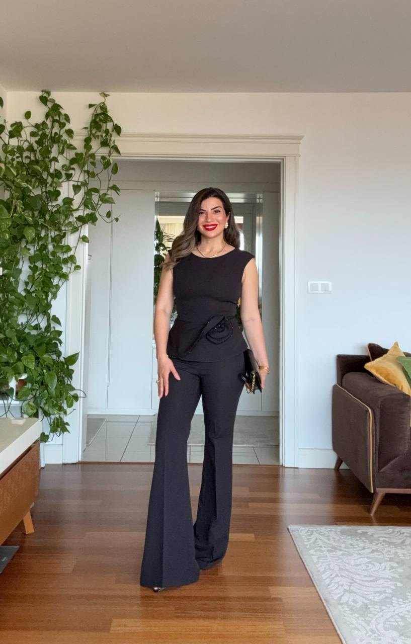 PEPLUM ÇİÇEK DETAYLI TAKIM – SİYAH