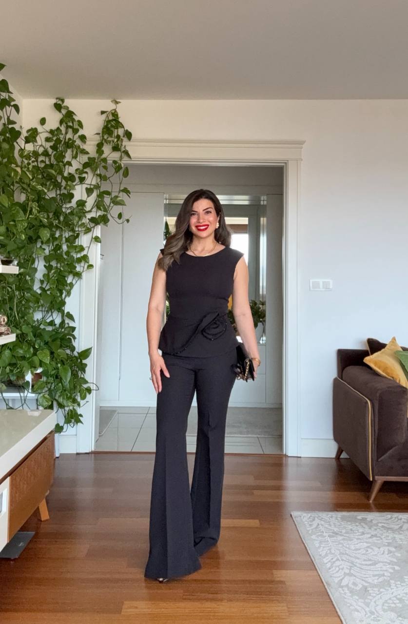 PEPLUM ÇİÇEK DETAYLI TAKIM – SİYAH