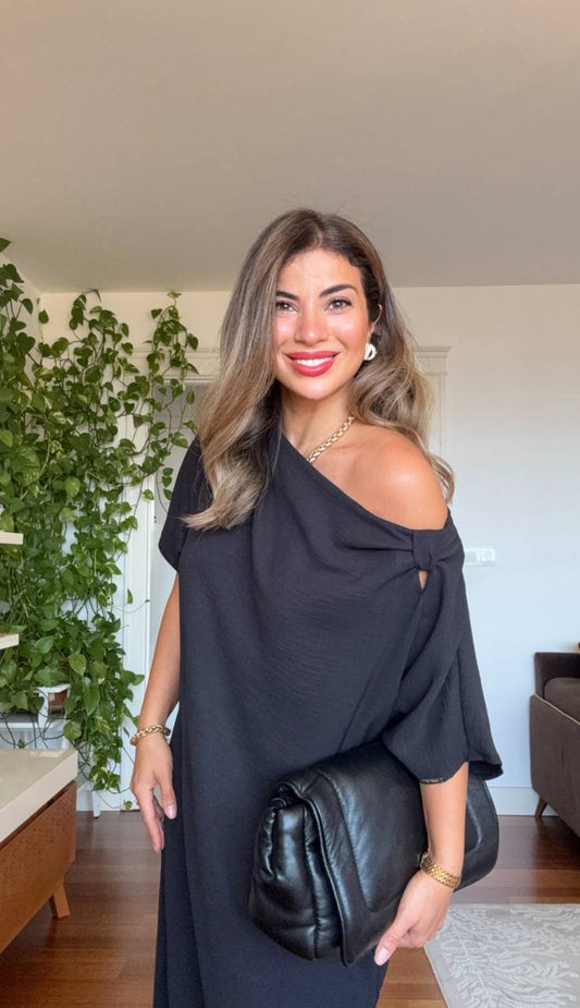 ASİMETRİK OMUZ DETAYLI MAKSİ ELBİSE – SİYAH