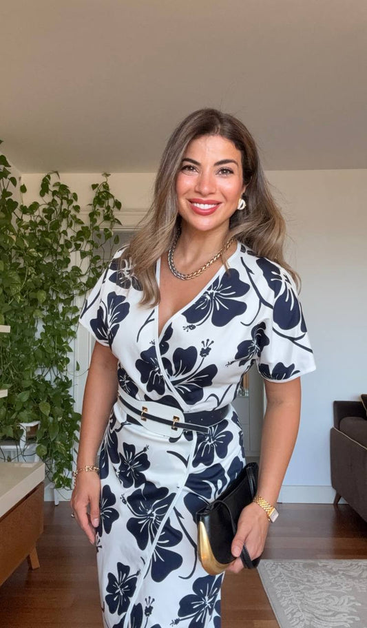 LACİVERT ÇİÇEK DESENLİ KEMERLİ V YAKA ELBİSE