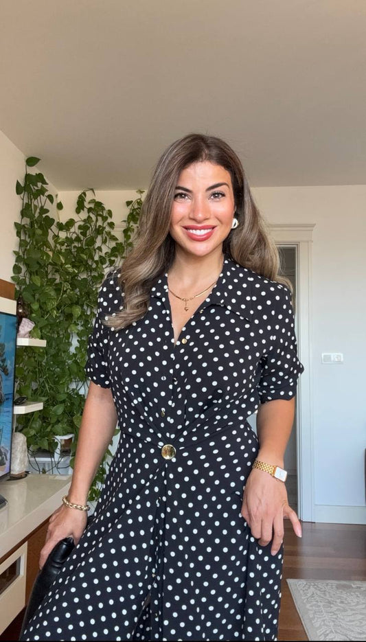 BEYAZ PUANTİYELİ DÜĞMELİ MİDİ ELBİSE