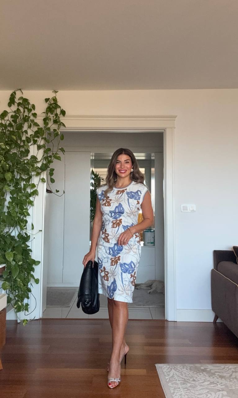 YAPRAK DESENLİ KOLSUZ KEMERLİ YAZLIK ELBİSE - MAVİ