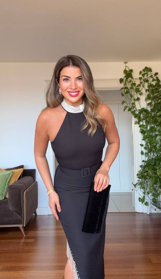 IŞILTILI YAKA VE YIRTMAÇ DETAYLI GECE ELBİSESİ - SİYAH