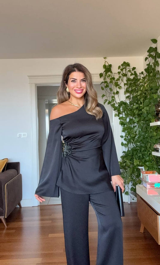 ASİMETRİK TEK OMUZ TAŞ İŞLEMELİ TAKIM – SİYAH