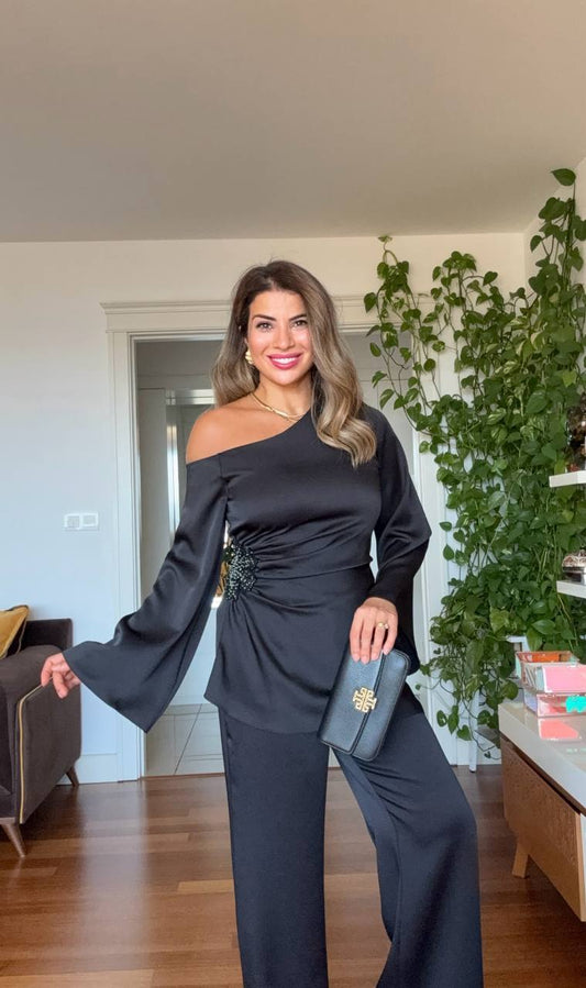 ASİMETRİK TEK OMUZ TAŞ İŞLEMELİ TAKIM – SİYAH