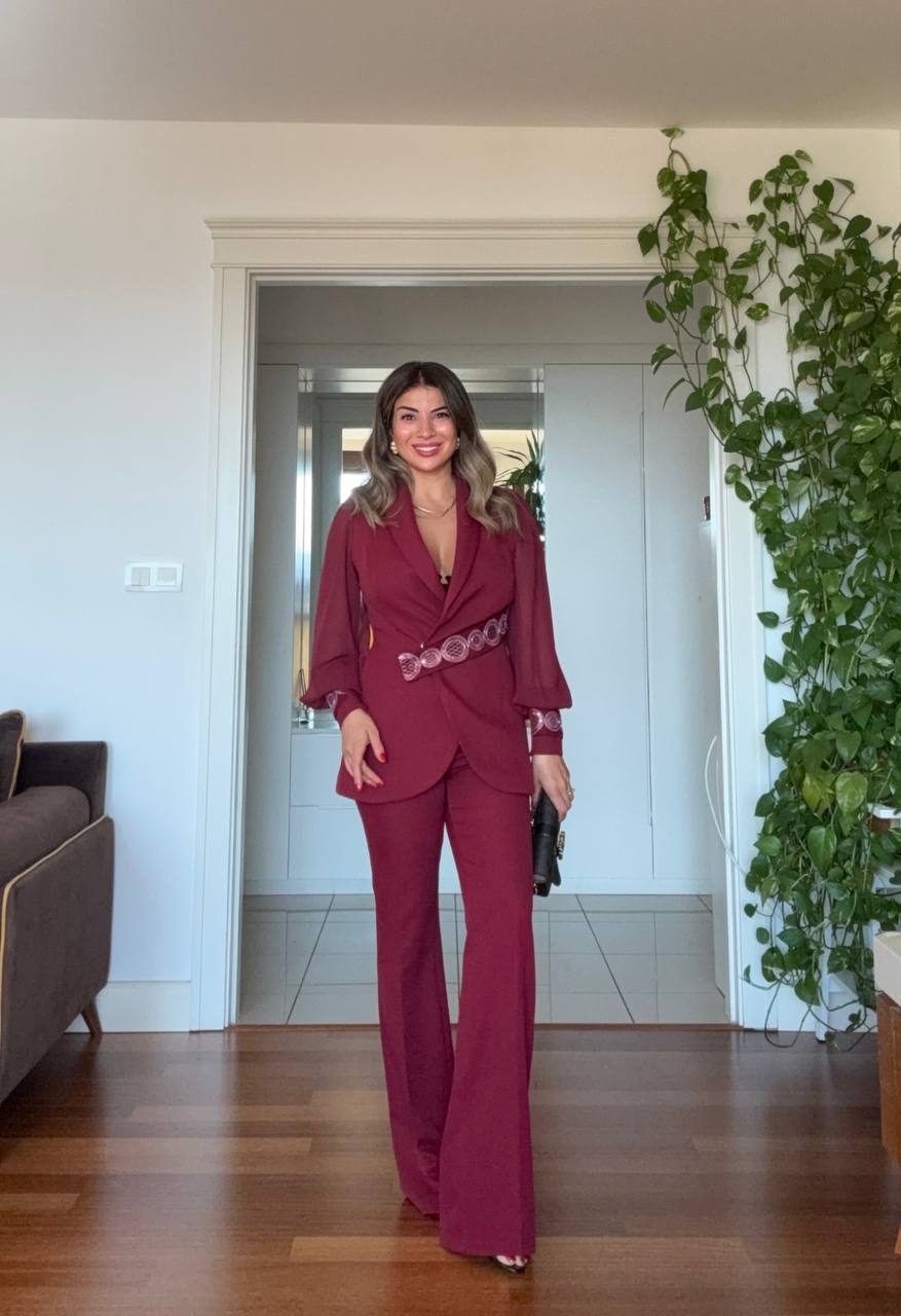ŞİFON DETAYLI BEL İŞLEMELİ TAKIM – BORDO