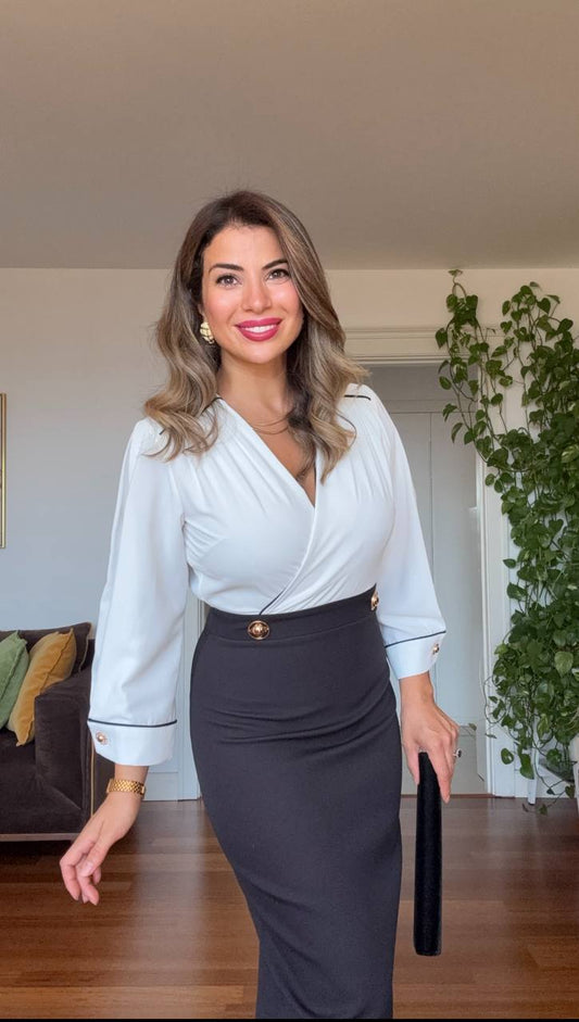 ZARİF V YAKA DÜĞME DETAYLI KALEM ELBİSE – SİYAH & BEYAZ