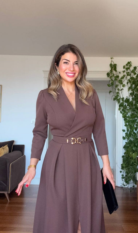 KRUVAZE YAKA KEMERLİ MİDİ ELBİSE - KAHVE