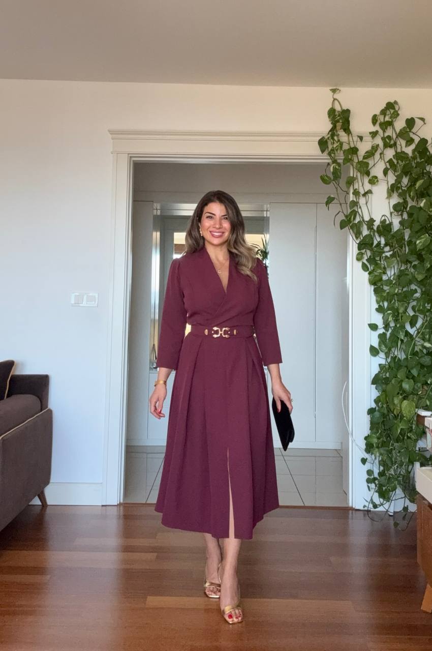 KRUVAZE YAKA KEMERLİ MİDİ ELBİSE - BORDO
