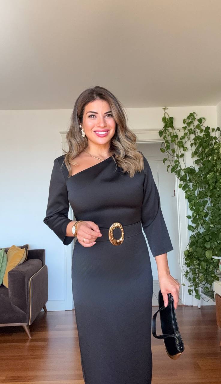 ASİMETRİK YAKA KEMER DETAYLI SATEN MİDİ ELBİSE - SİYAH