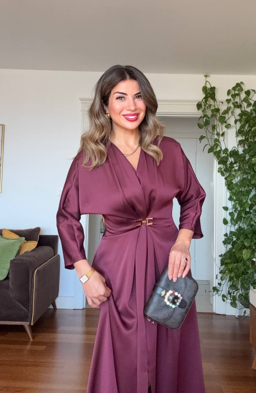 GOLD TOKA DETAYLI MİDİ ELBİSE - MÜRDÜM