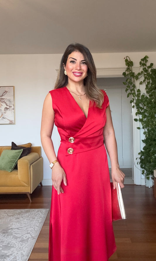 GOLD DÜĞME DETAYLI ELBİSE - KIRMIZI