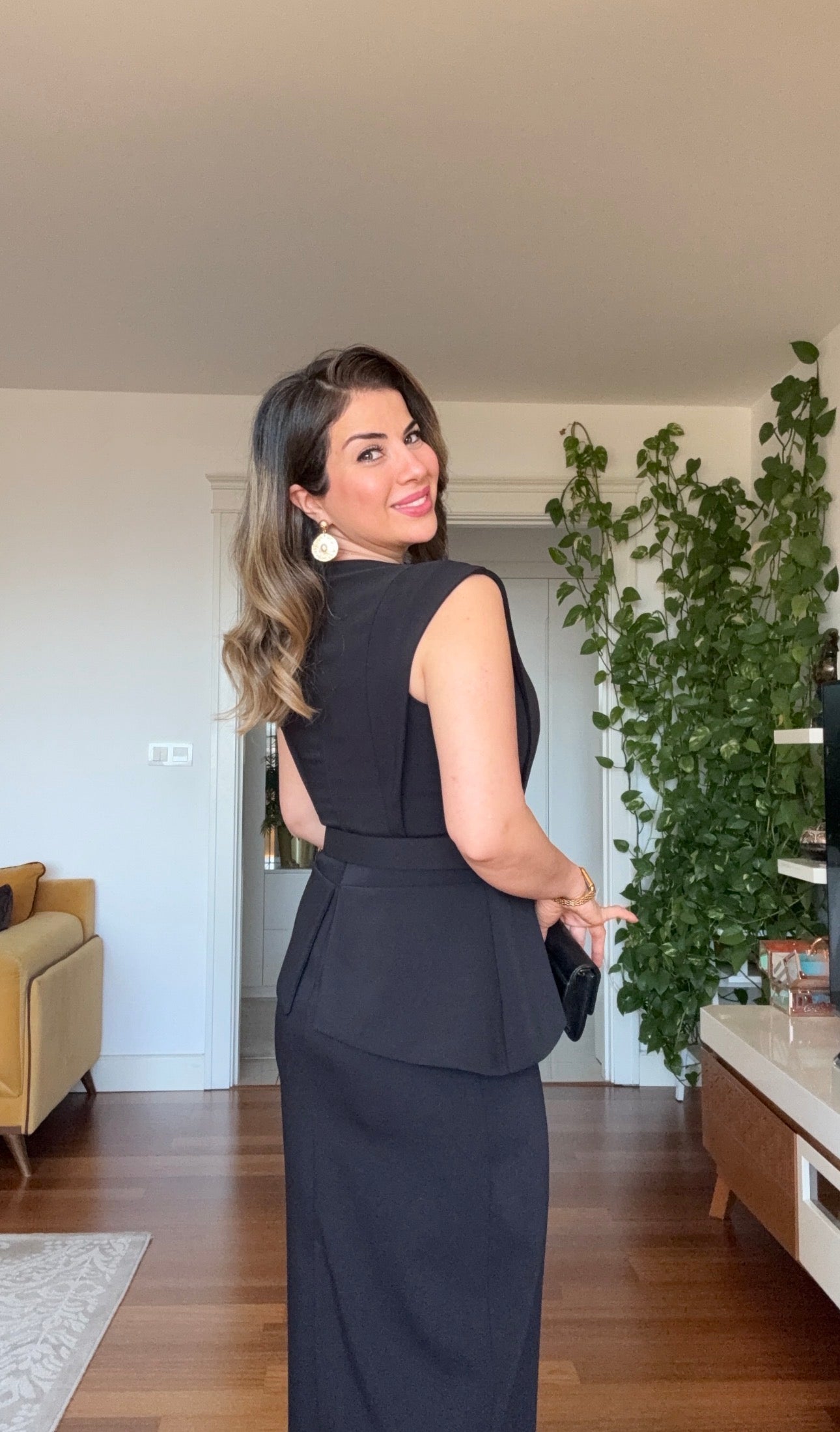BÜYÜK TOKALI KEMER DETAYLI PEPLUM ELBİSE - SİYAH