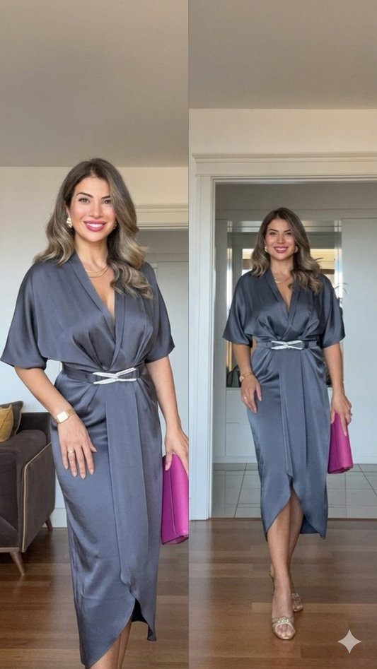 V YAKA KEMER DETAYLI SATEN ELBİSE - Füme