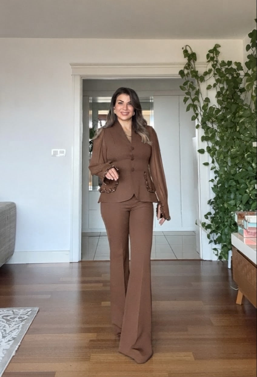 TAŞLI ŞİFON KOLLU BLAZER TAKIM - KAHVE