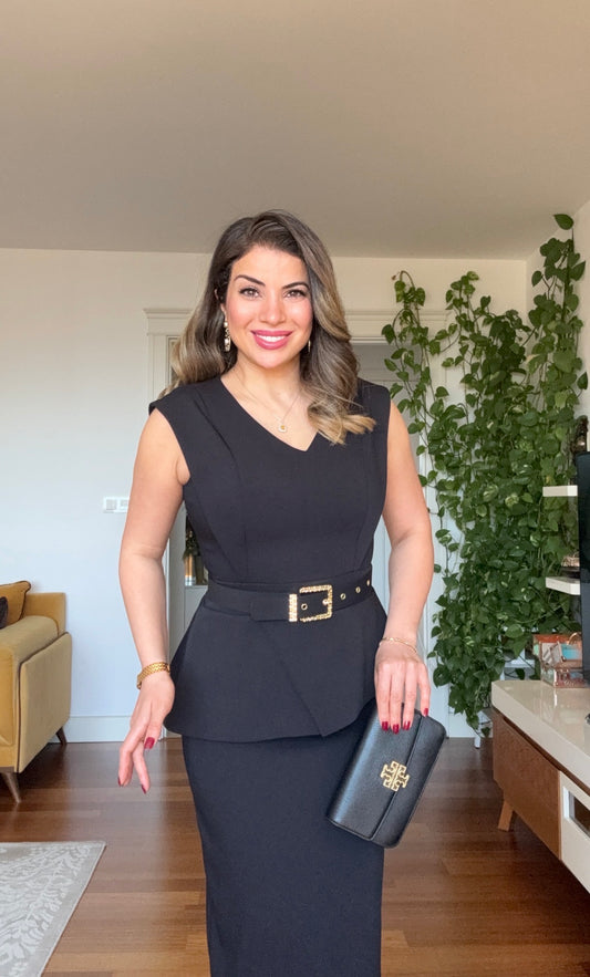 BÜYÜK TOKALI KEMER DETAYLI PEPLUM ELBİSE - SİYAH