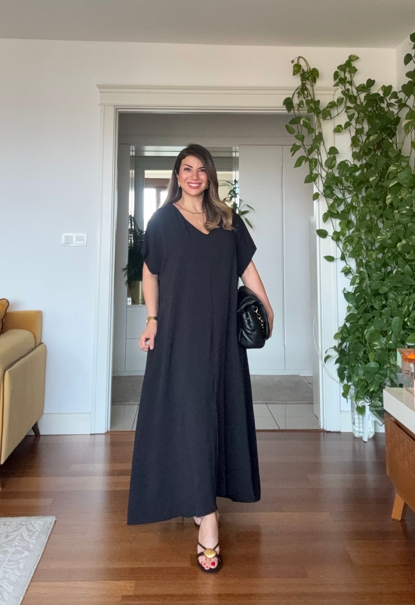 V YAKA OVERSİZE MAXİ ELBİSE - SİYAH