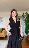 V YAKA KRUVAZE KESİM BELİ LASTİKLİ KOLSUZ MAXİ BOY ELBİSE - SİYAH