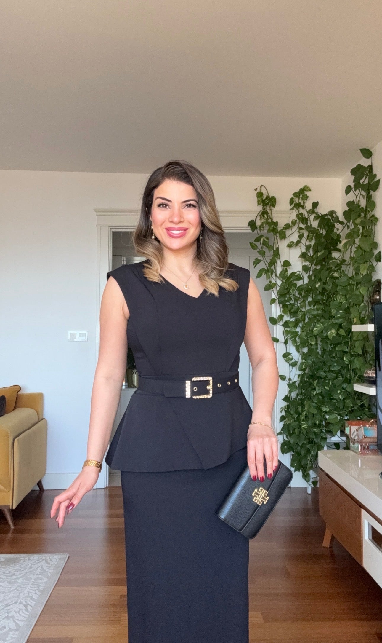 BÜYÜK TOKALI KEMER DETAYLI PEPLUM ELBİSE - SİYAH