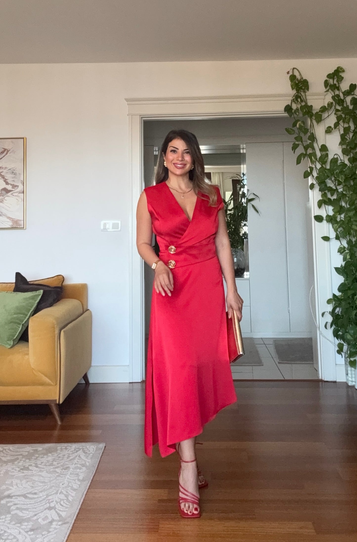 GOLD DÜĞME DETAYLI ELBİSE - KIRMIZI