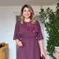 BÜYÜK ÇİÇEK DETAYLI KISA ŞİFON ELBİSE – MÜRDÜM