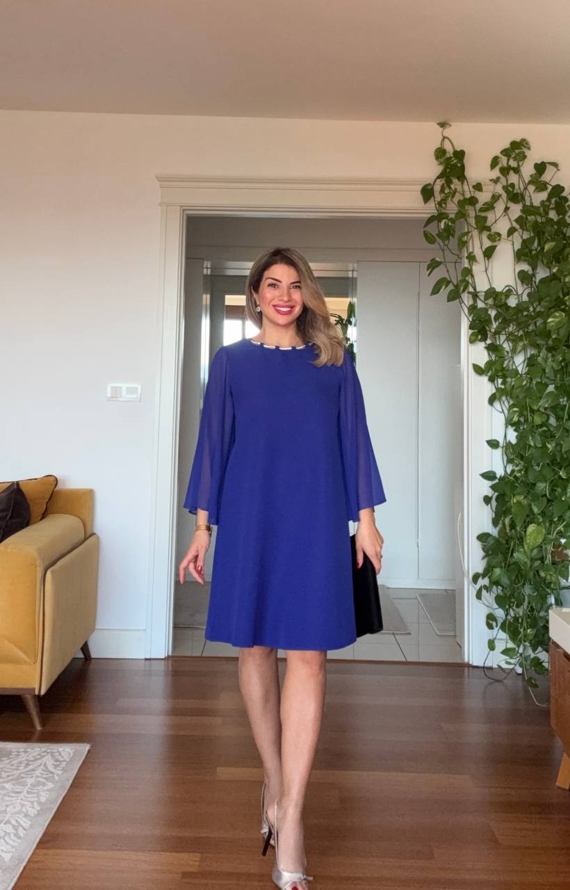 ZİRKON DETAYLI ŞİFON KOLLU MİDİ ELBİSE – SAKS MAVİ